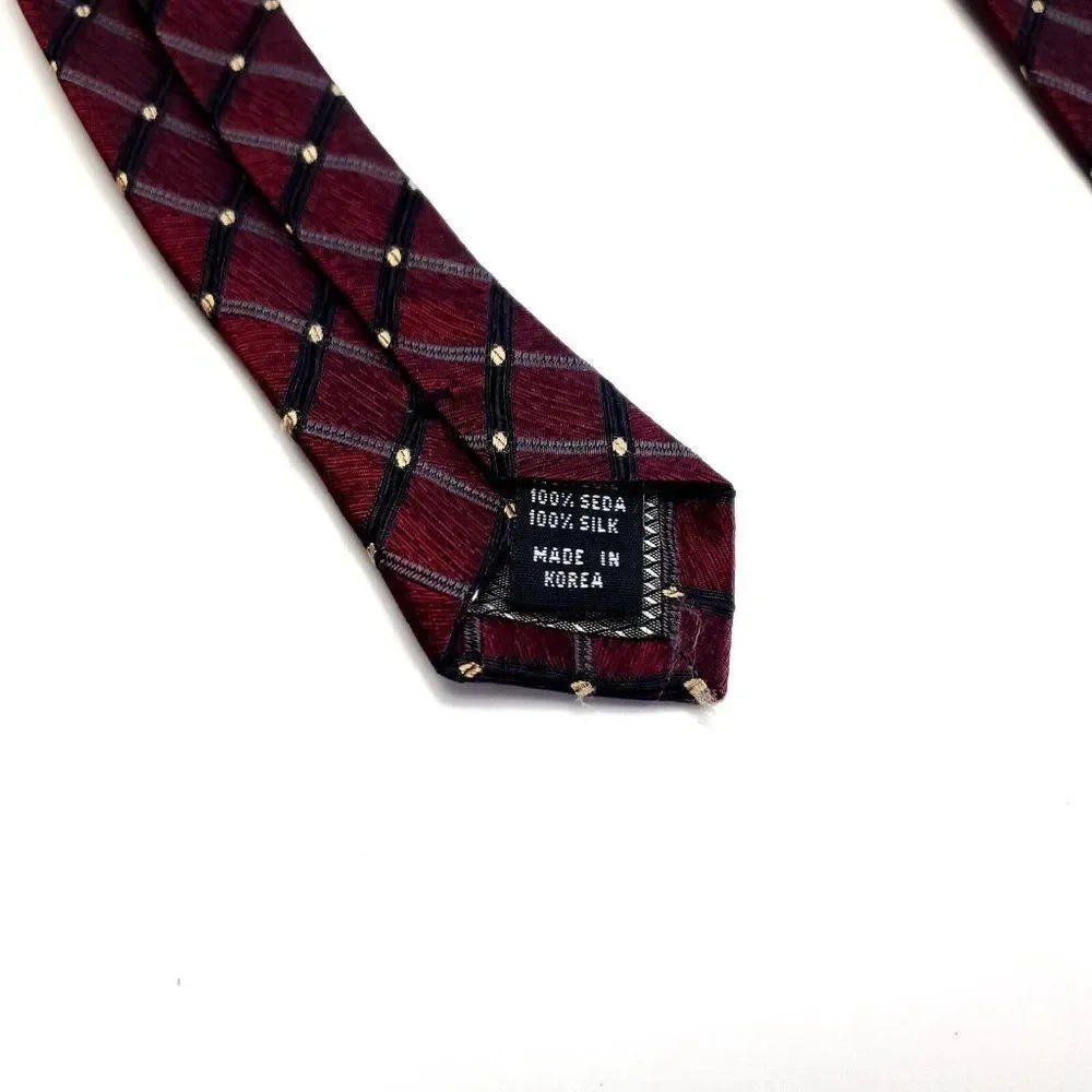 Classic Men's Burgundy Grid Silk Tie